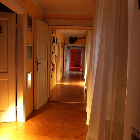 Residence Muzica Bed And Breakfast Komen Exterior photo
