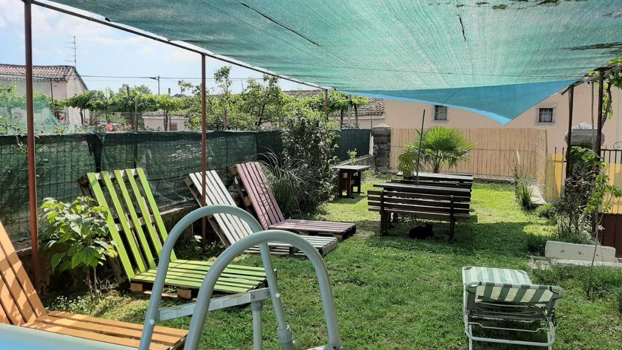Residence Muzica Bed And Breakfast Komen Exterior photo