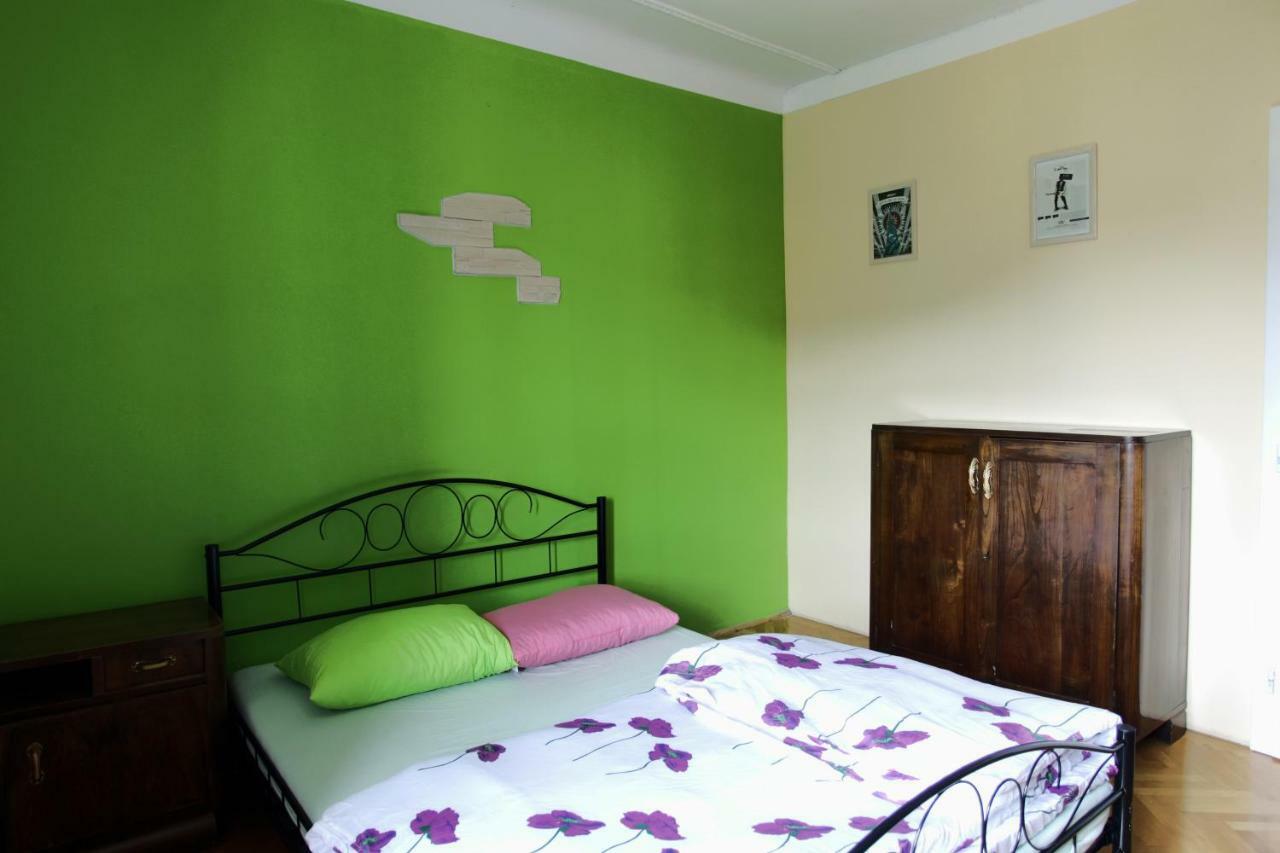Residence Muzica Bed And Breakfast Komen Exterior photo